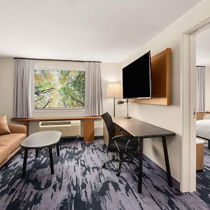 One-Bedroom King Suite Adapted Tub Mobility Accessible